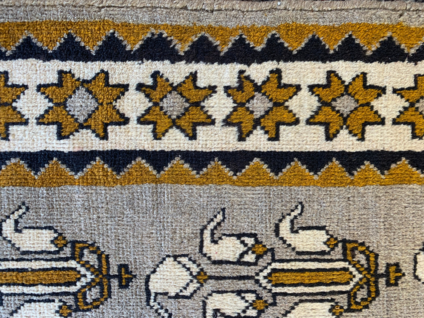 76183 IRAN - GASHGAY 2,95 X 1,95 = 5,75