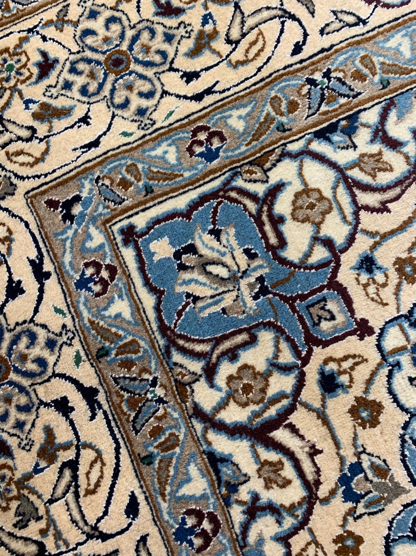 84382 IRAN - NAIN 3,03 X 1,95 = 5,91