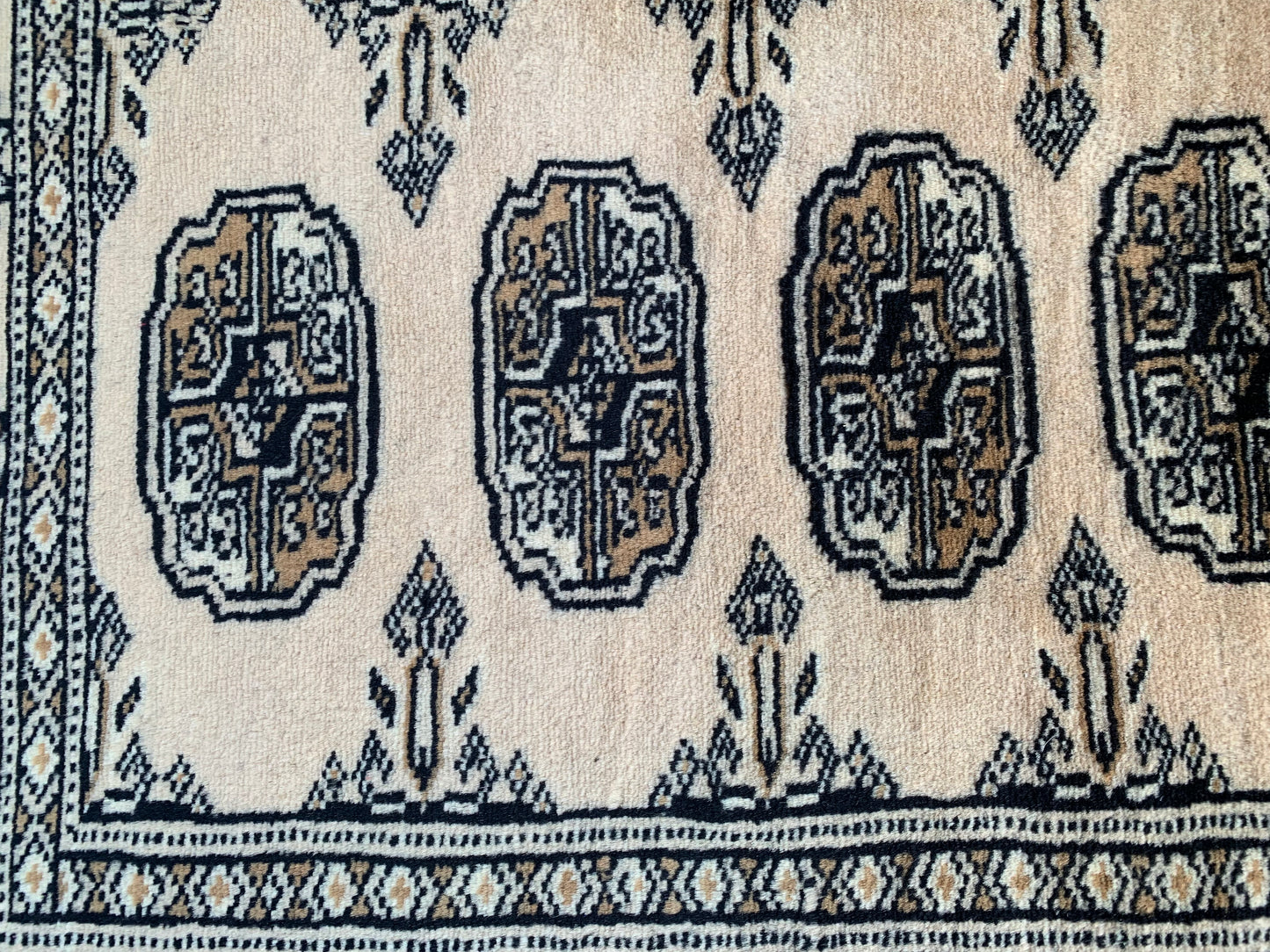 85909 Bokhara - Paquistanês 1,36 X 0,95 = 1,29