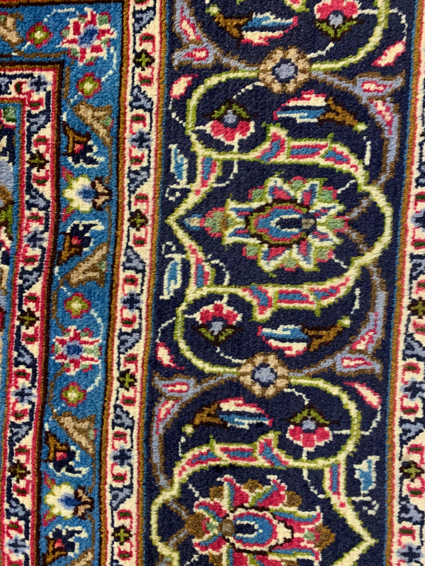 77629 MESHED - IRAN 3,15 X 2,02 = 6,36