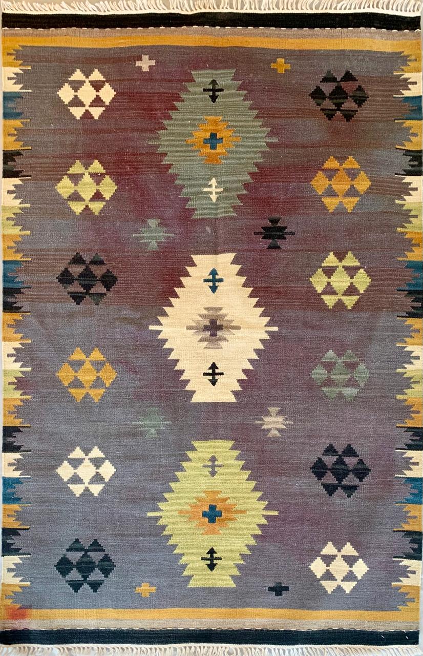 87598 Tapete Kilim ASSTD 1,88 x 1,25 = 2,35