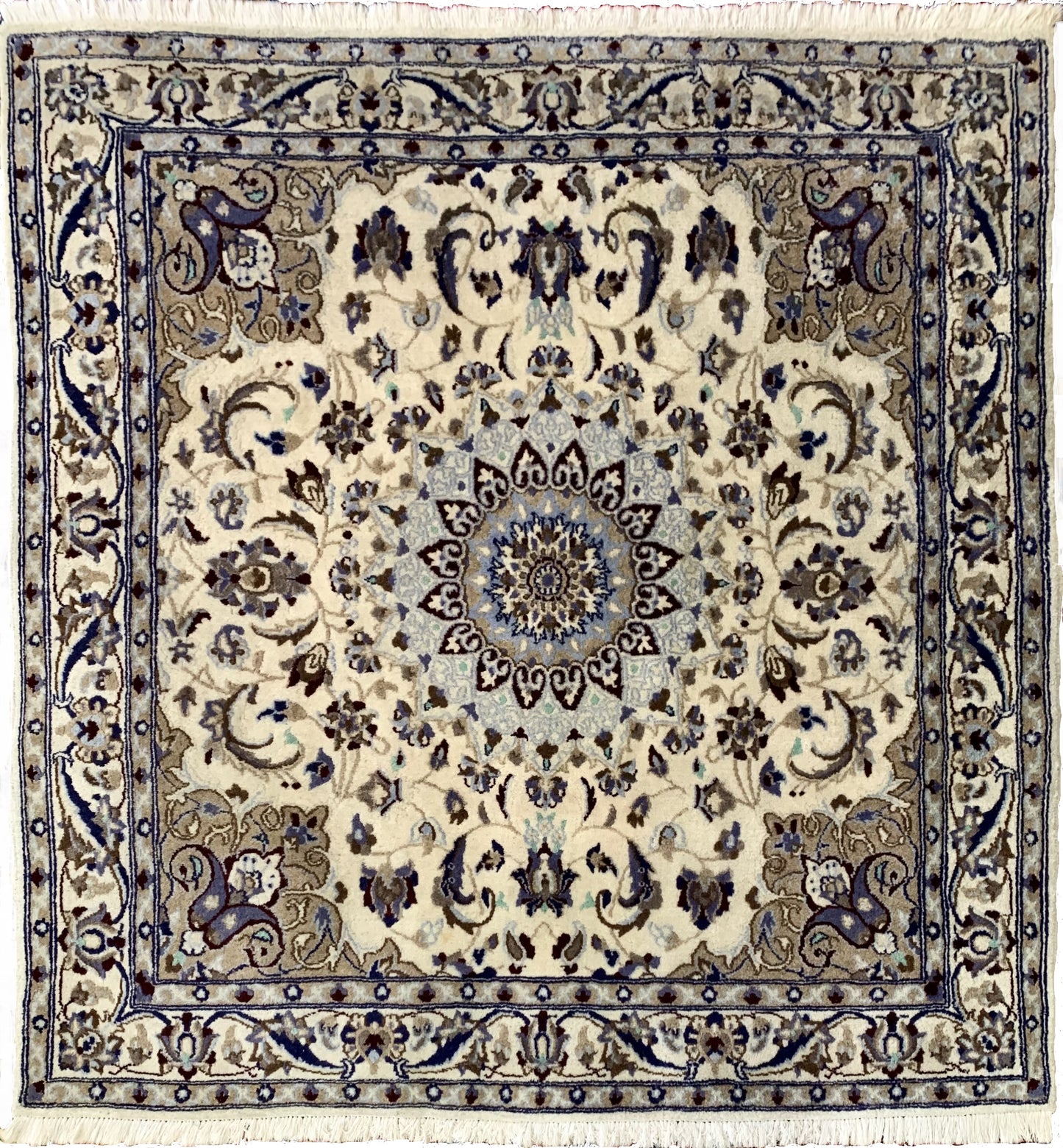 87784 Tapete Nain 1,53 x 1,48 = 2,26